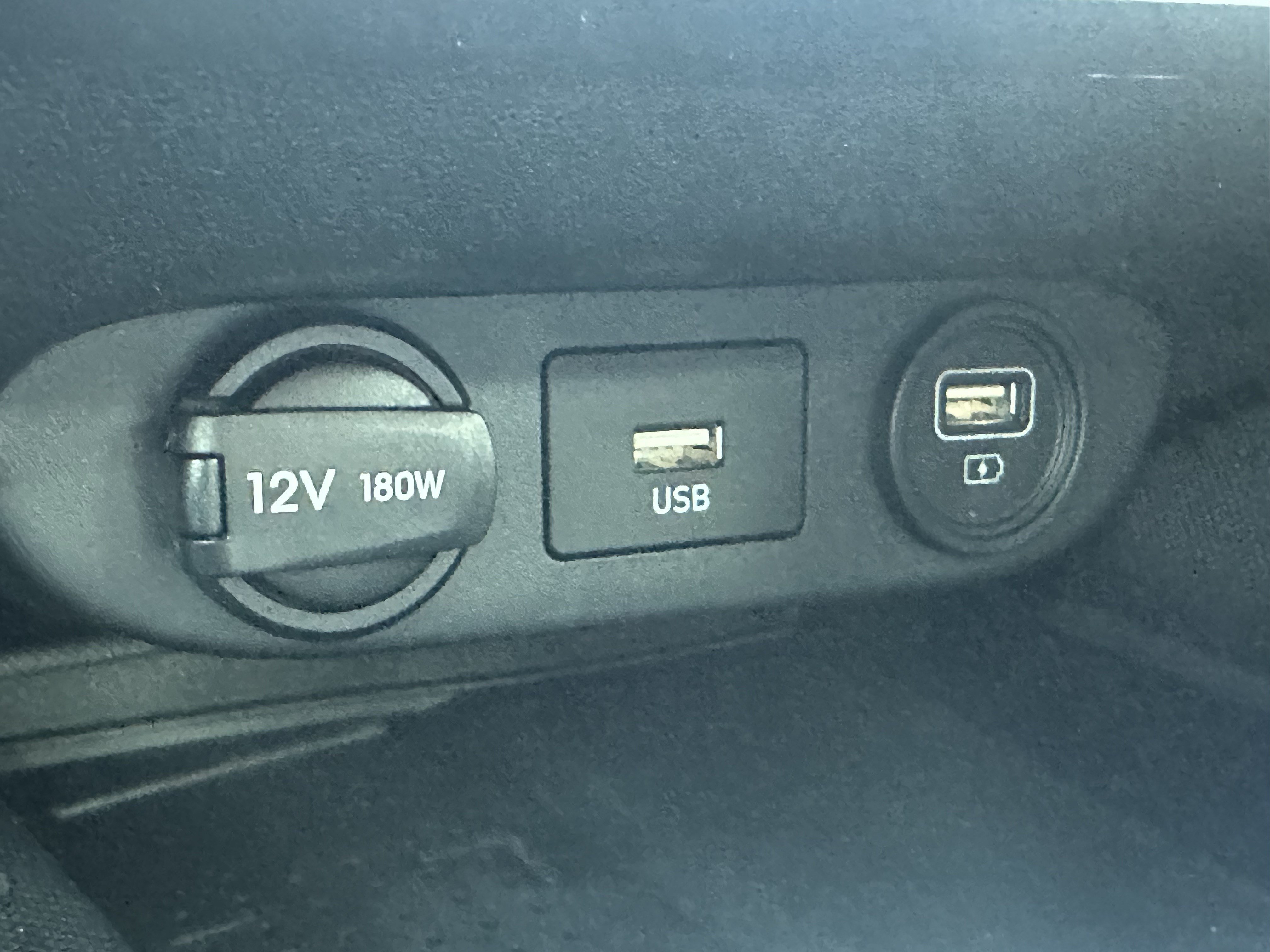 Used 2023 Hyundai Elantra Limited FWD image 30