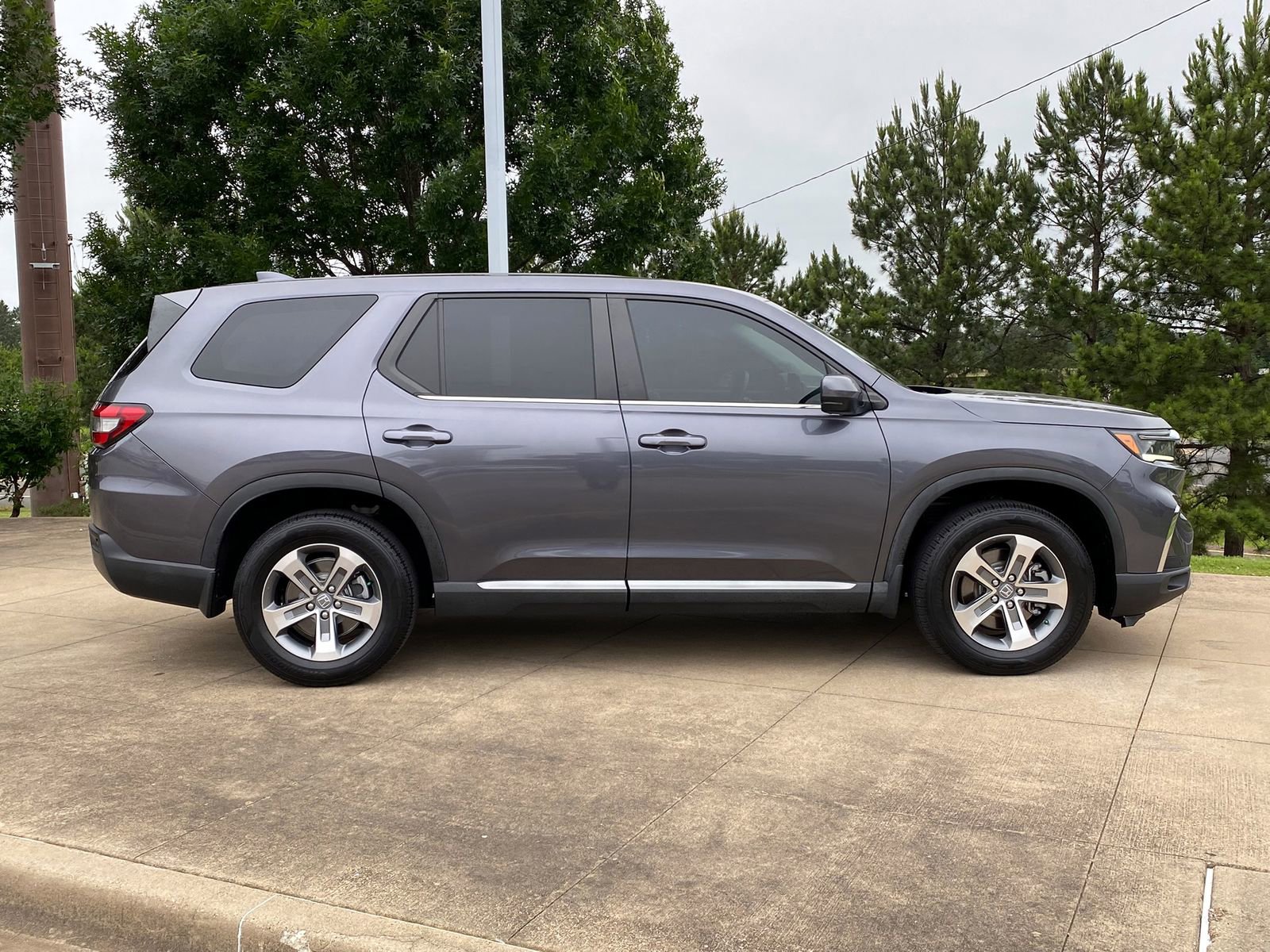 Used 2024 Honda Pilot EX-L image 7