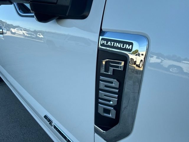Used 2022 Ford F250 Platinum w/ FX4 Off-Road Package AWD/4WD image 10