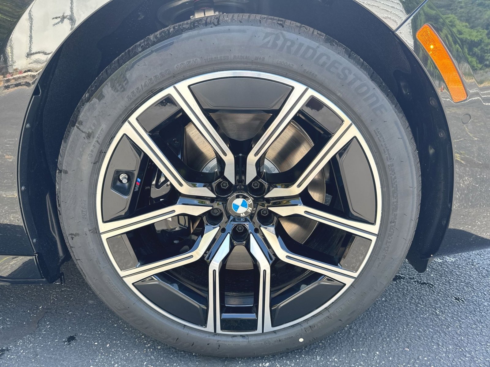 New 2026 BMW i7 eDrive50 w/ M Sport Package RWD image 2