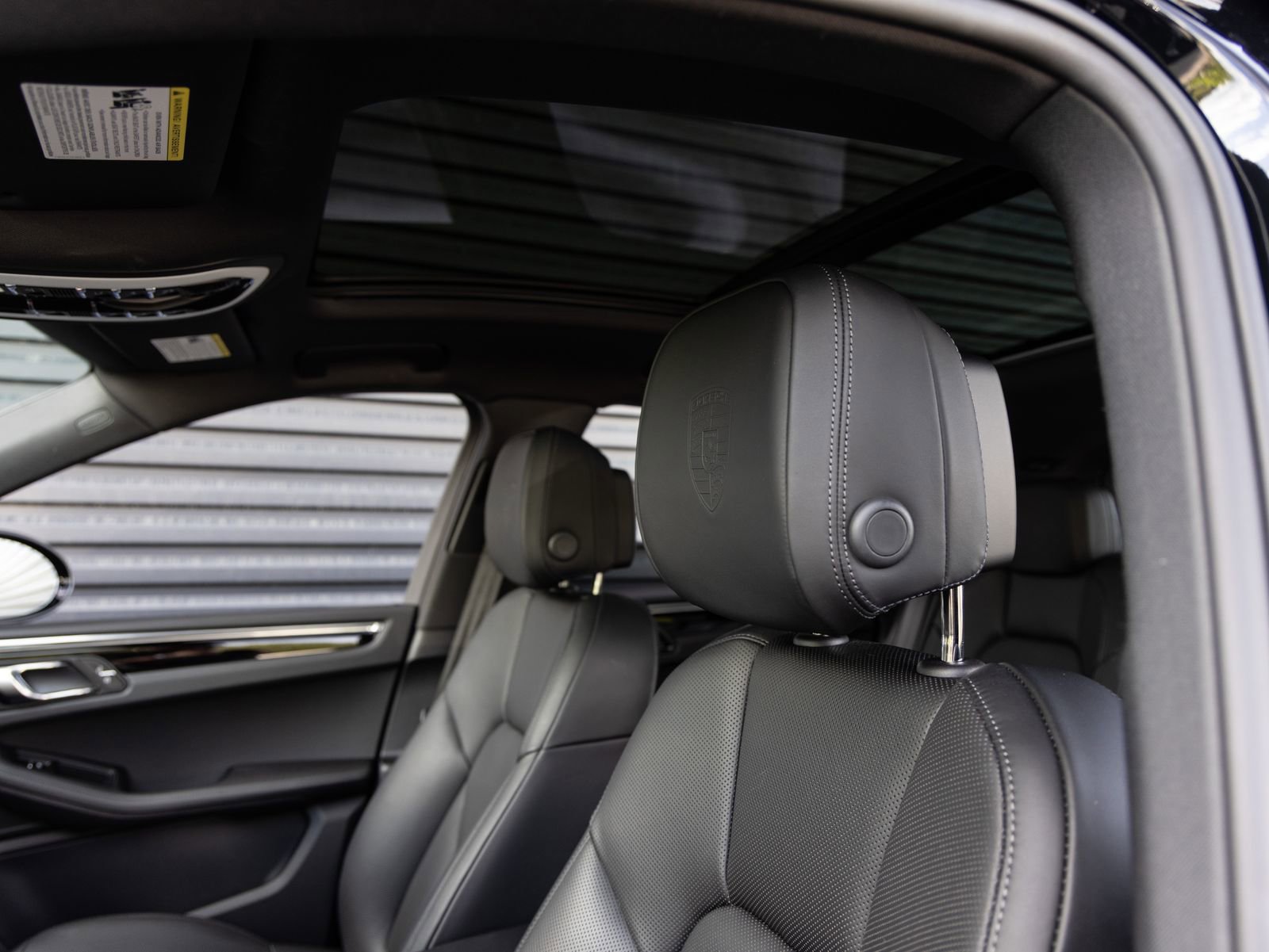 Certified 2025 Porsche Macan image 24