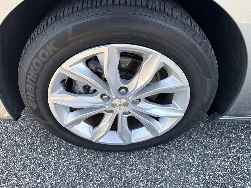 Used 2024 Chevrolet Malibu LT image 11