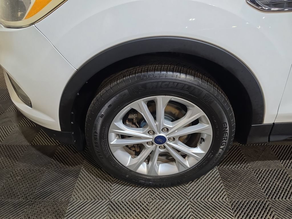 Used 2017 Ford Escape SE AWD/4WD image 18