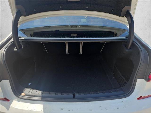 Used 2022 BMW 330i Sedan w/ M Sport Package RWD image 5