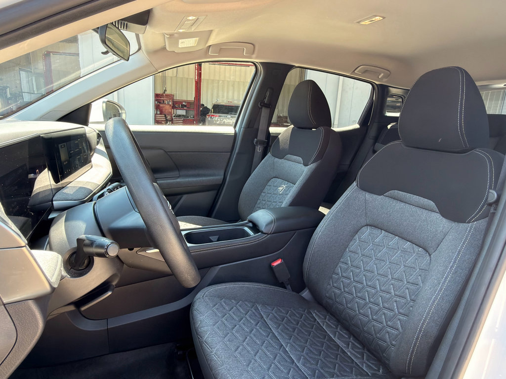 Used 2025 Nissan Kicks SV image 10
