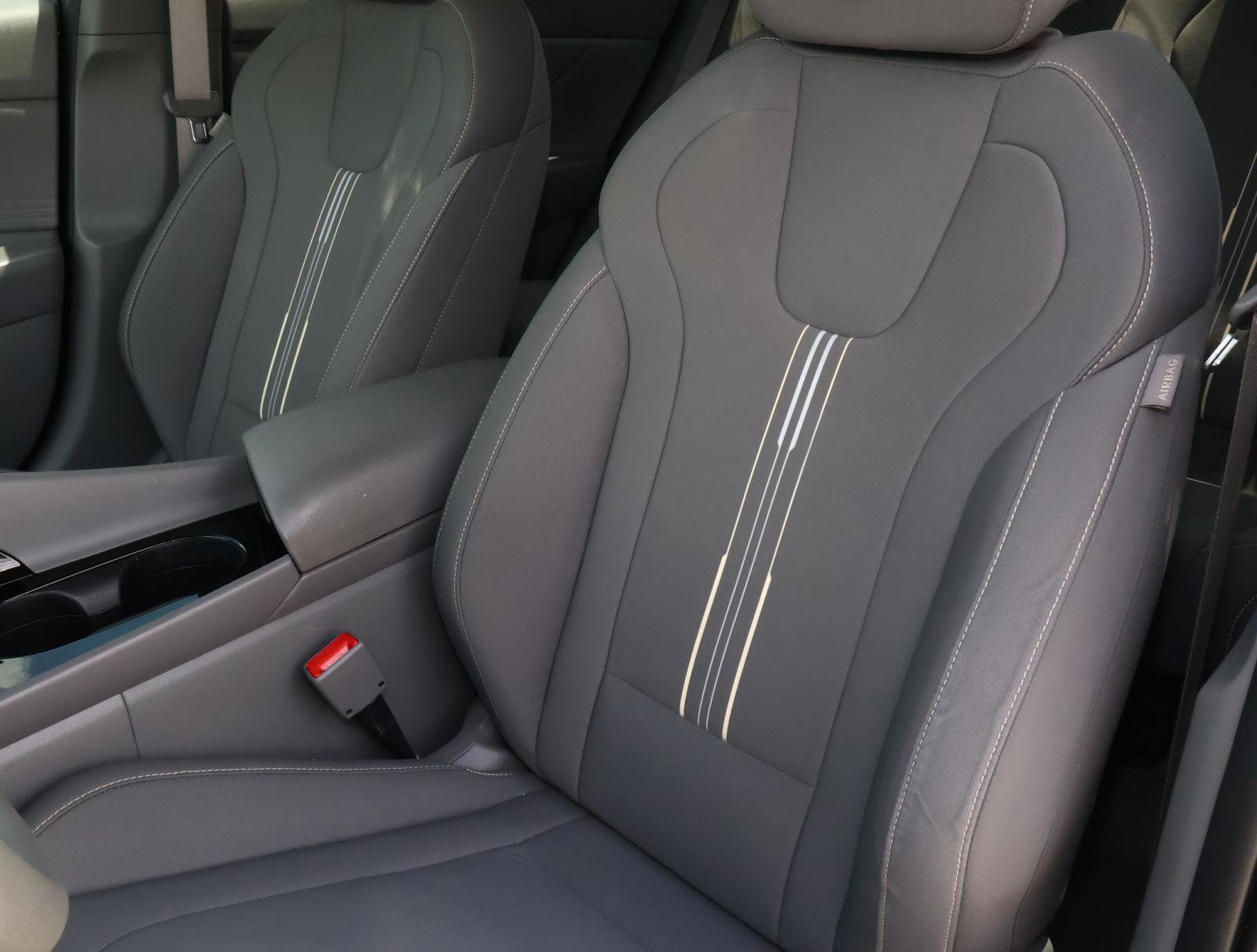 Used 2023 Hyundai Elantra Blue image 12