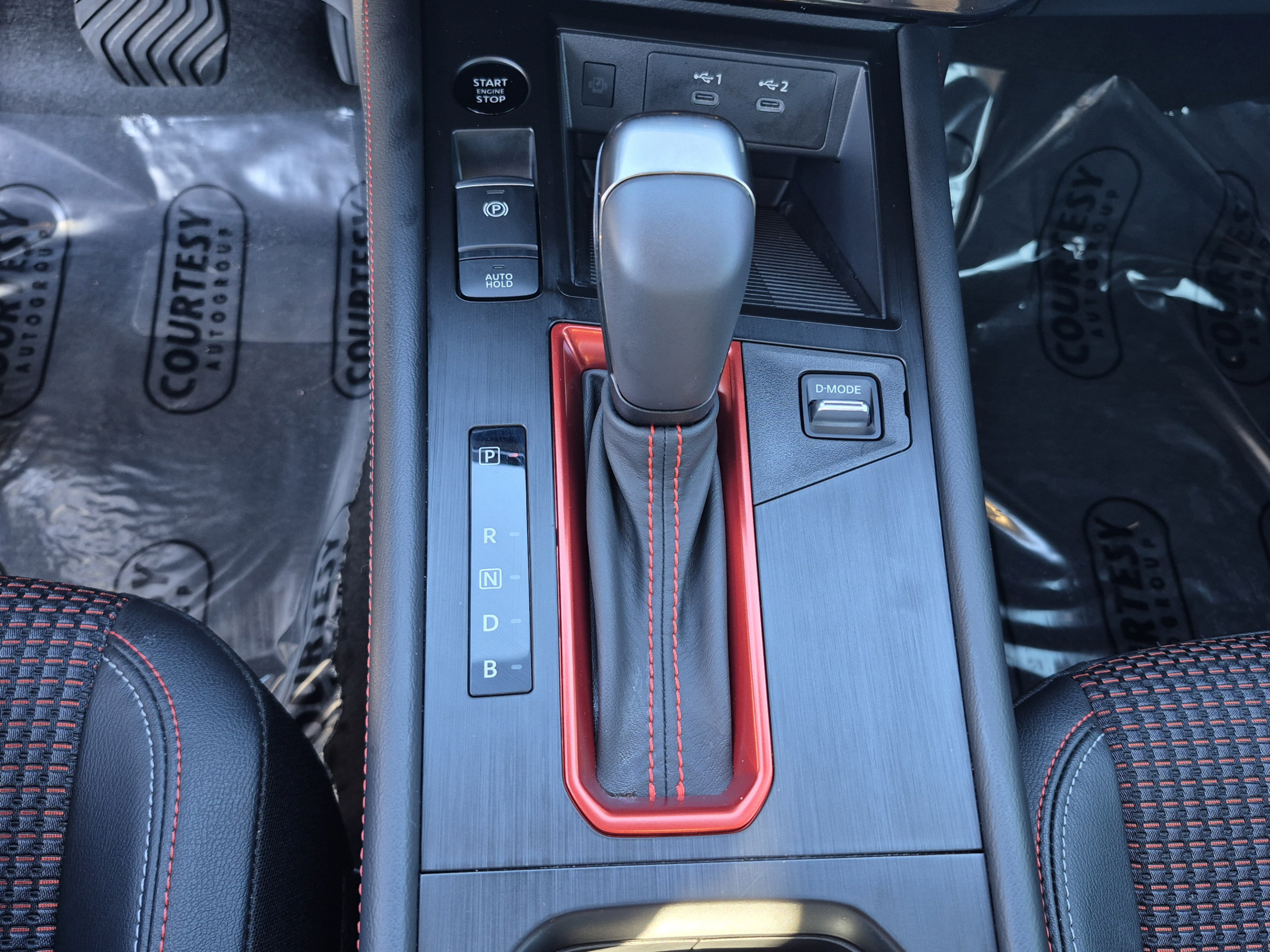 Certified 2025 Nissan Kicks SR FWD image 30