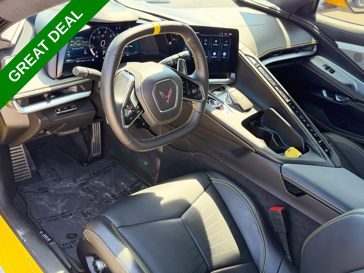 Used 2025 Chevrolet Corvette Stingray Premium Cpe w/ Z51 Performance Package RWD image 16