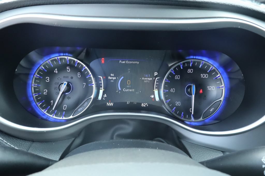 New 2027 Chrysler Pacifica Limited AWD/4WD image 18