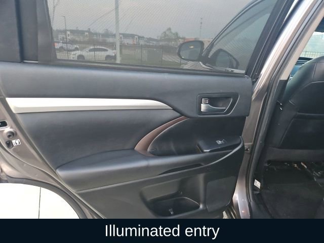 Used 2019 Toyota Highlander XLE image 23