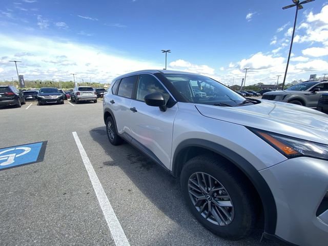 Used 2024 Nissan Rogue S image 12