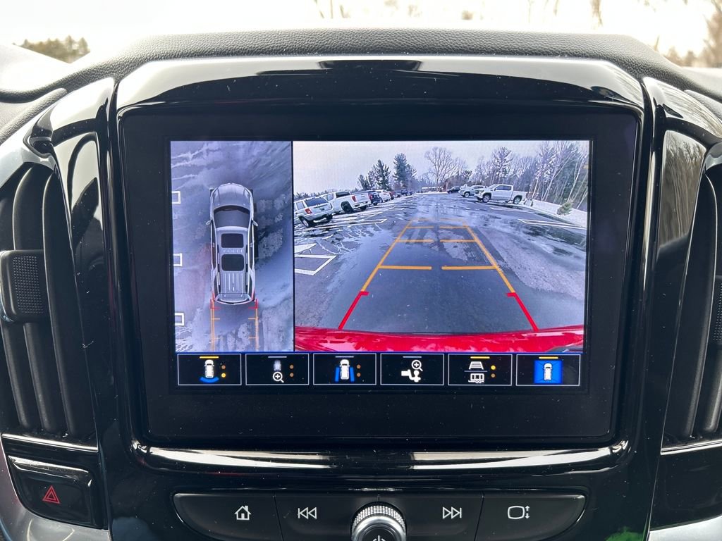 Used 2023 Chevrolet Traverse LT image 36