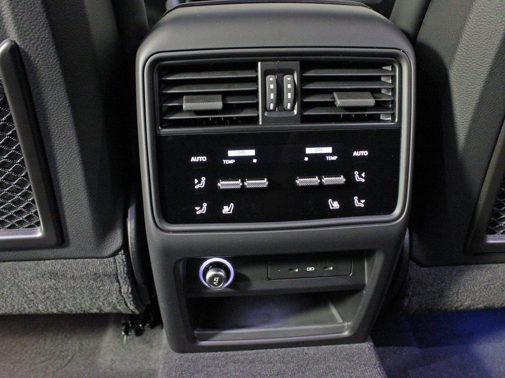 Certified 2025 Porsche Cayenne Coupe image 35