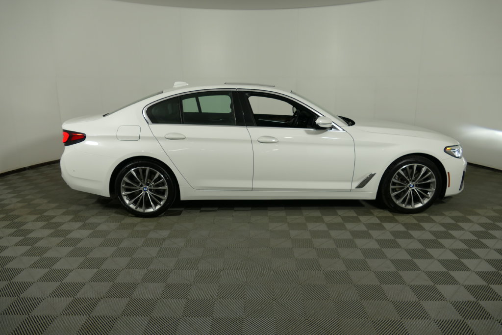 Used 2023 BMW 530i xDrive w/ Premium Package AWD/4WD image 2