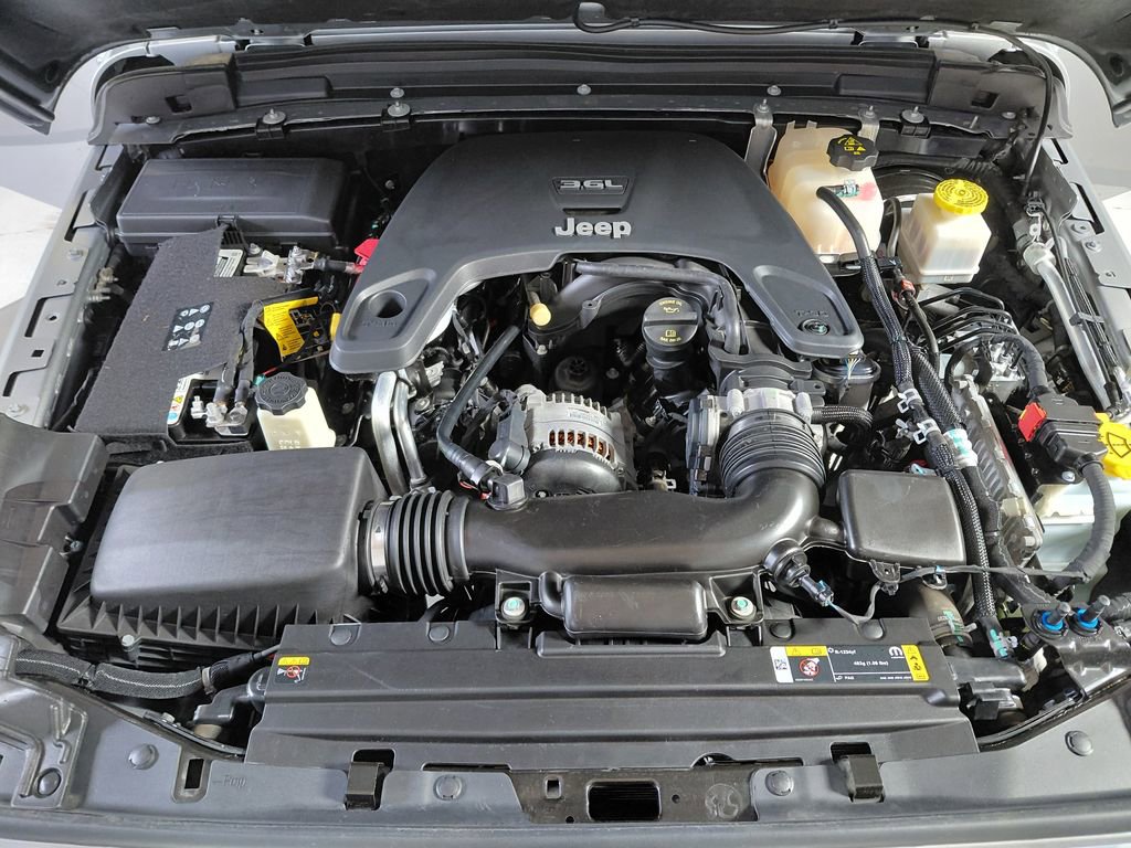 Certified 2021 Jeep Gladiator Sport AWD/4WD image 24