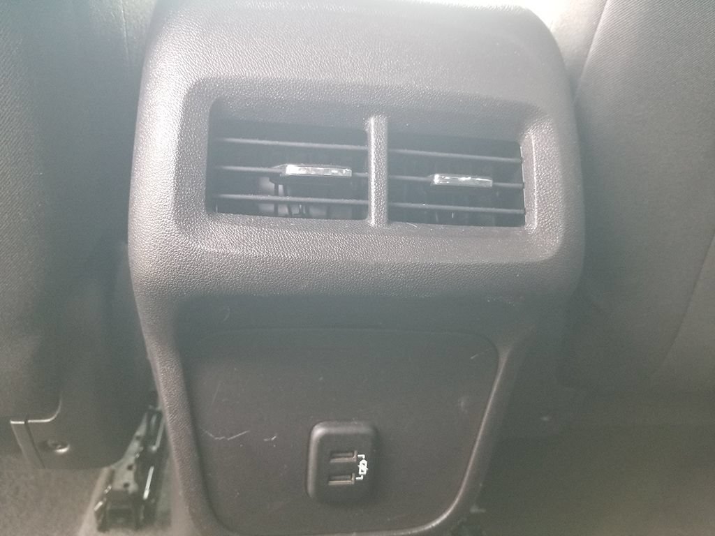 Used 2024 Chevrolet Equinox LT FWD image 23