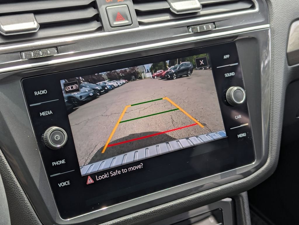 Certified 2024 Volkswagen Tiguan SE w/ Panoramic Sunroof Package image 18