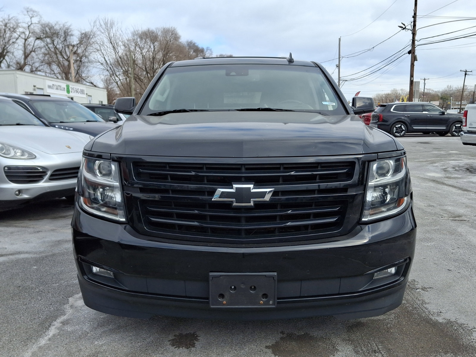 Used 2018 Chevrolet Suburban LT image 2
