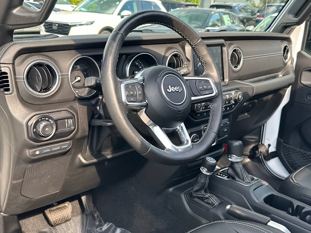 Used 2023 Jeep Wrangler Unlimited Sahara w/ Cold Weather Group AWD/4WD image 19