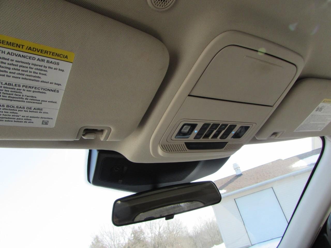 Used 2022 Ford Explorer XLT w/ Equipment Group 202A image 19