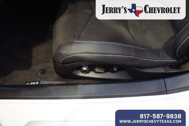 New 2025 Chevrolet Corvette E-Ray w/ Stealth Interior Trim Package AWD/4WD image 15