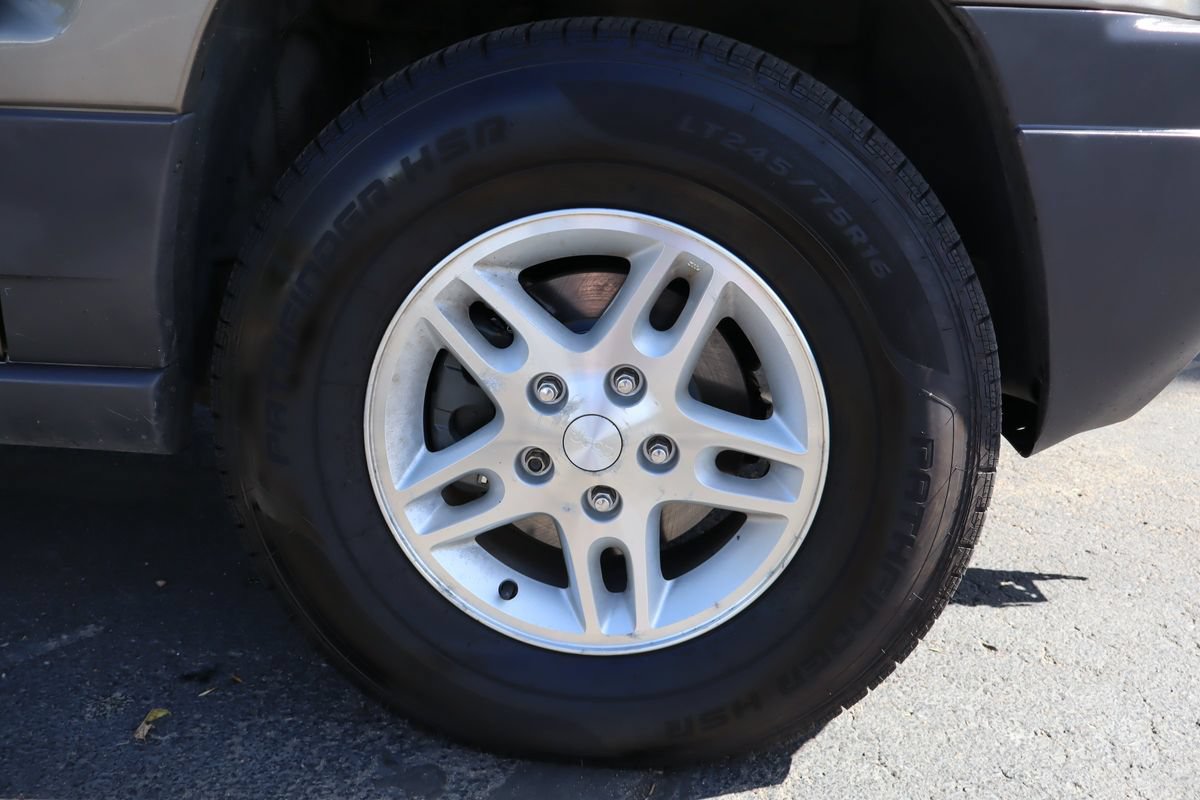 Used 2004 Jeep Grand Cherokee Laredo w/ Convenience Group AWD/4WD image 43