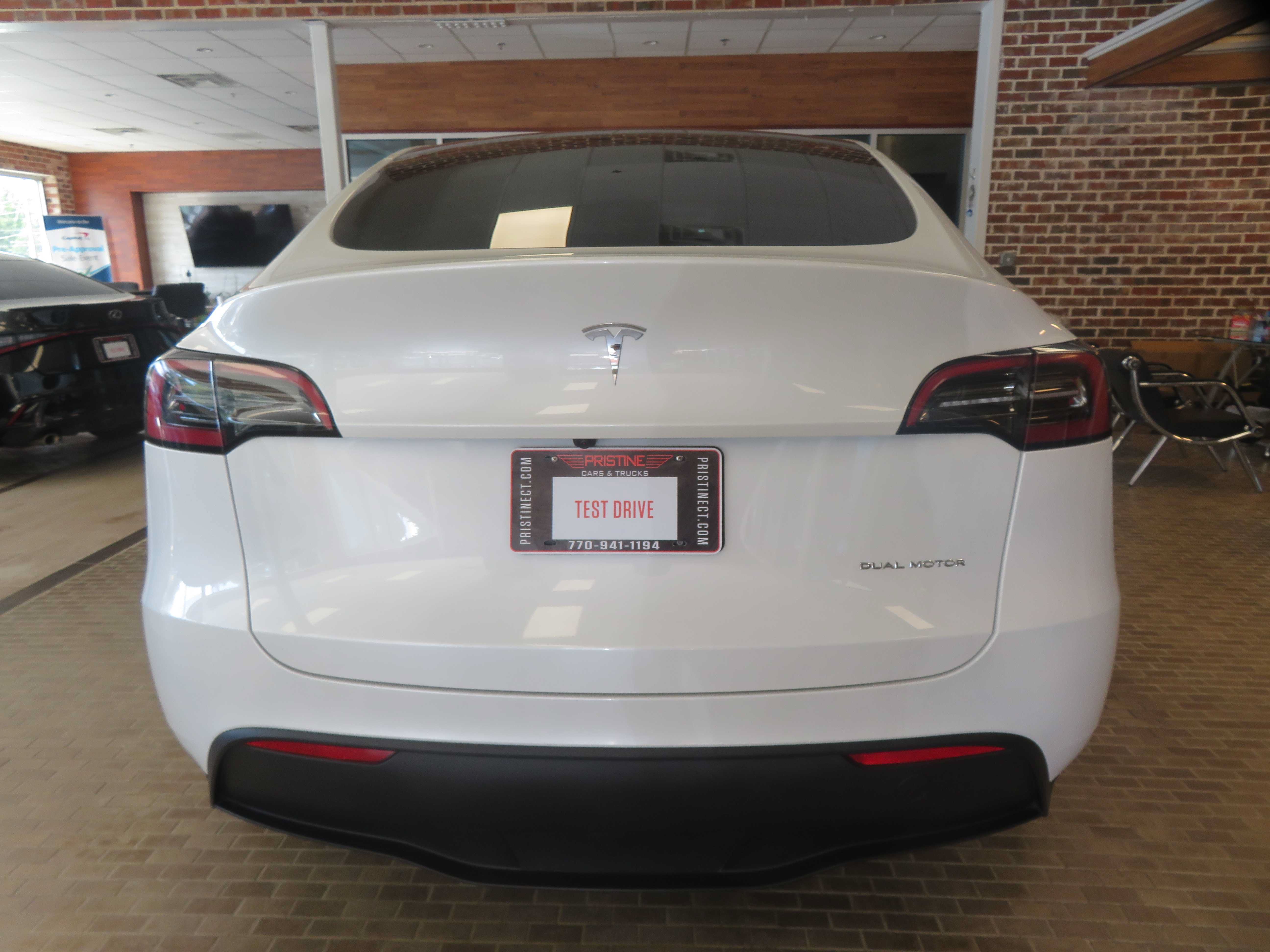 Used 2024 Tesla Model Y Long Range AWD/4WD image 5