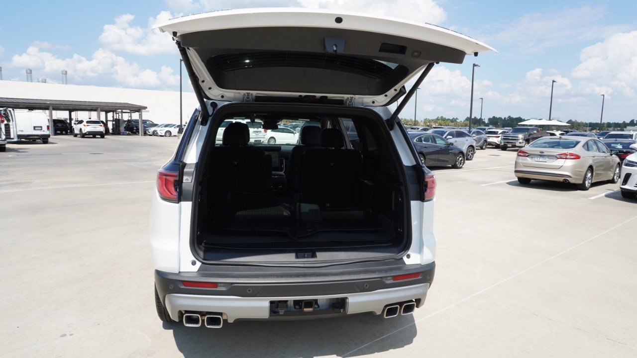 Used 2025 GMC Acadia Elevation w/ Elevation Premium Package FWD image 37