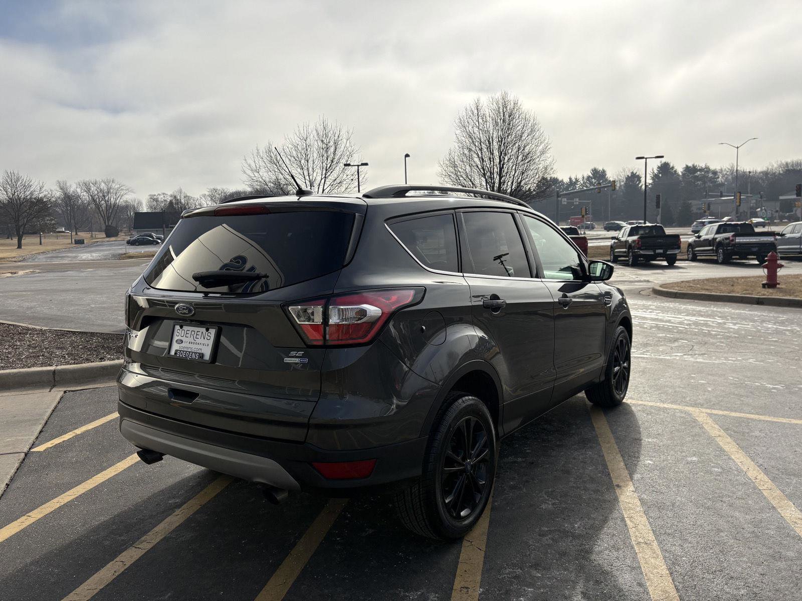 Used 2018 Ford Escape SE image 6