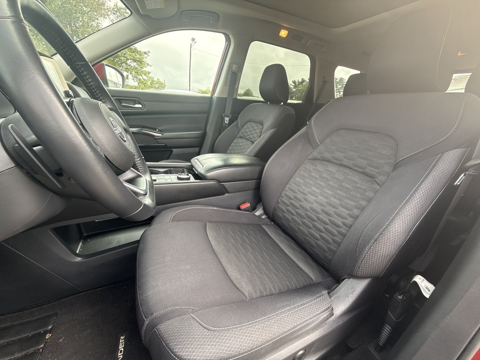 Used 2022 Nissan Pathfinder SV w/ SV Premium Package AWD/4WD image 9