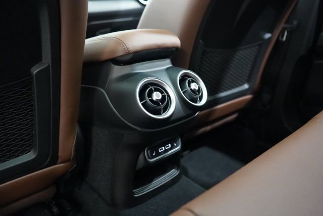 Used 2023 Alfa Romeo Stelvio Ti AWD/4WD image 29