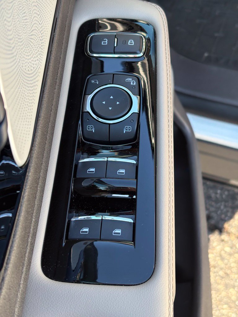 Used 2023 Lincoln Aviator Reserve w/ Equipment Group 201A AWD/4WD image 11