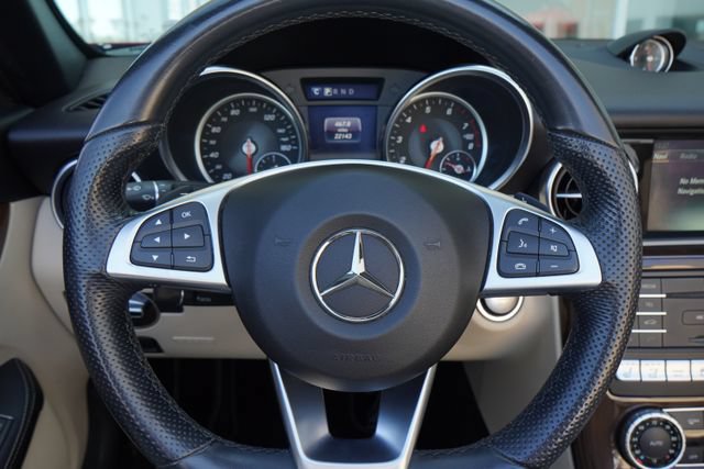Used 2020 Mercedes-Benz SLC 300 image 24