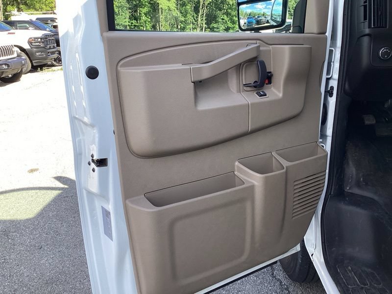 New 2026 Chevrolet Express 3500 w/ Power Convenience Package RWD image 17