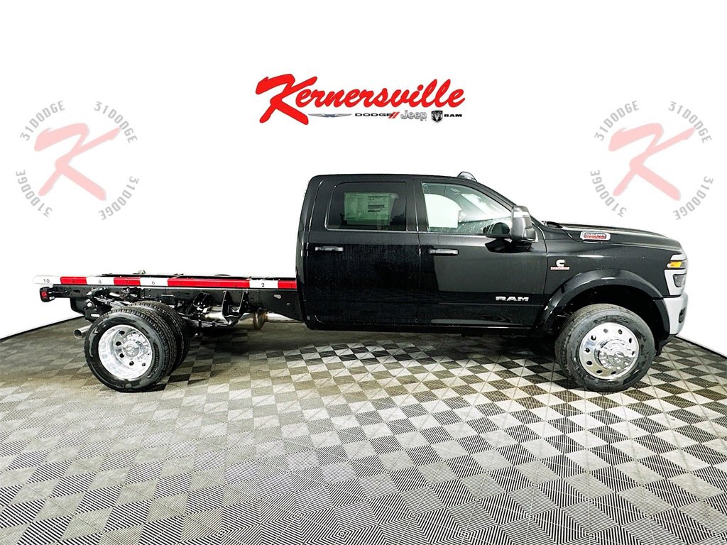 New 2026 RAM 5500 4x4 Crew Cab image 8