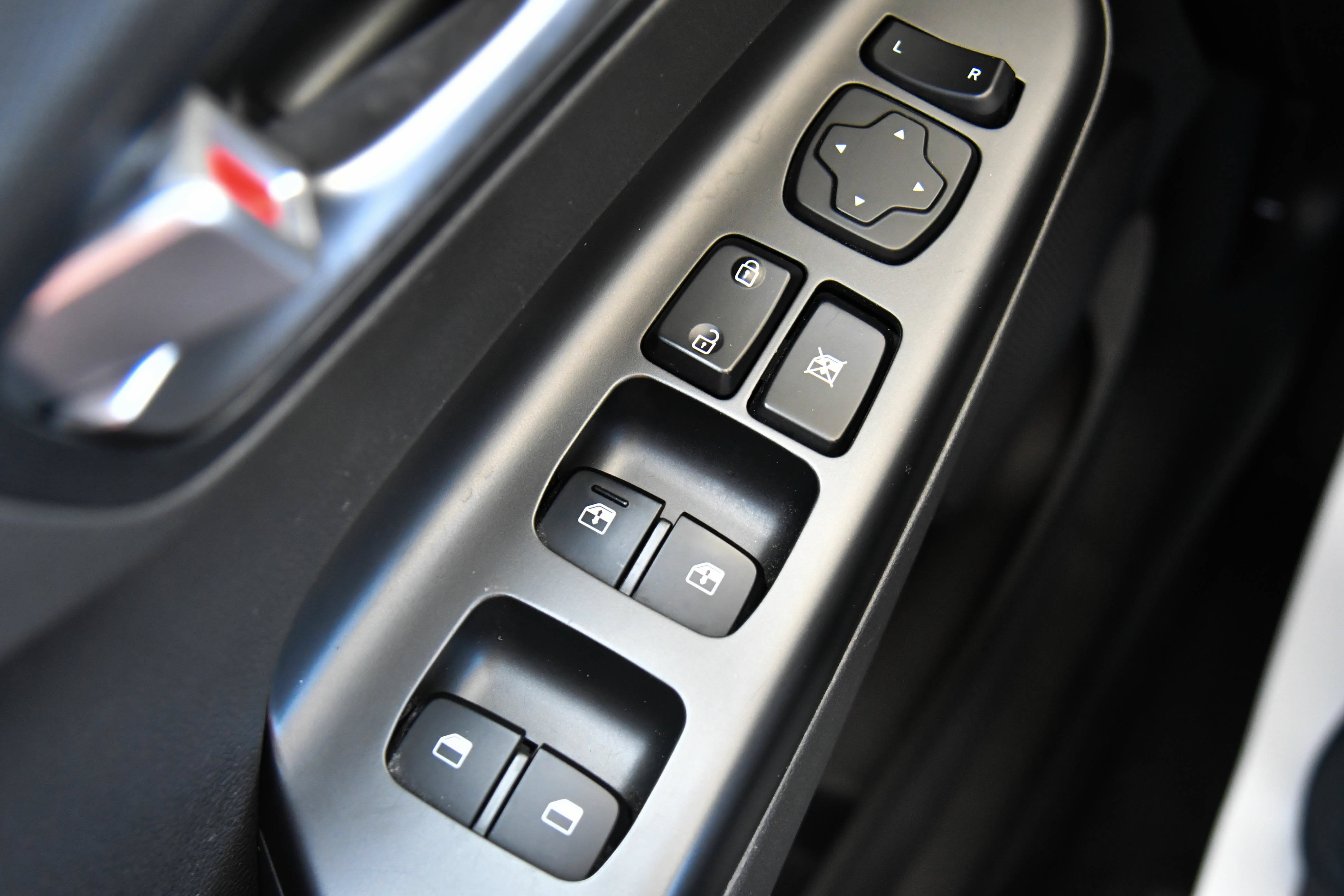 Used 2023 Hyundai Kona SEL FWD image 35
