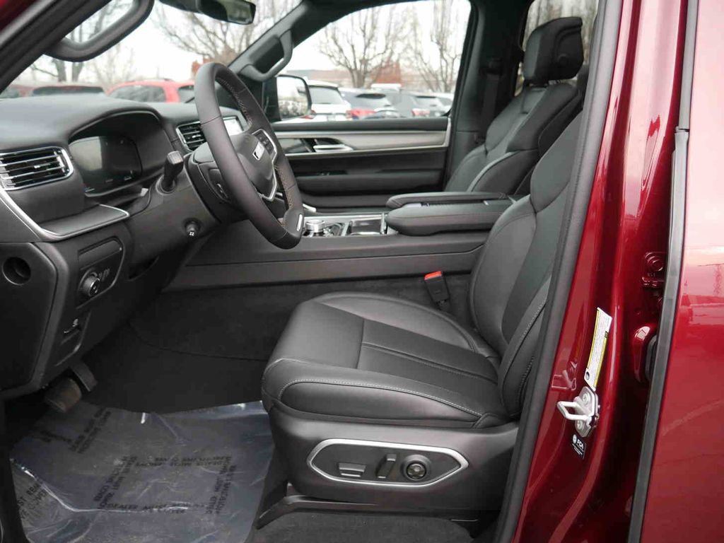 New 2025 Jeep Wagoneer L Series II w/ Convenience Group I AWD/4WD image 29