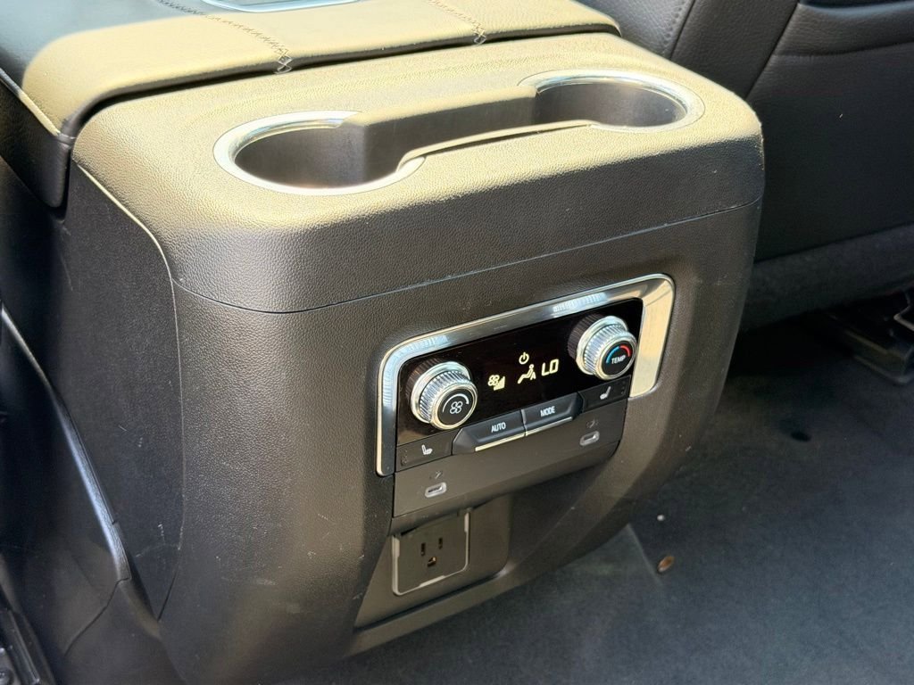 Used 2022 GMC Yukon Denali AWD/4WD image 17