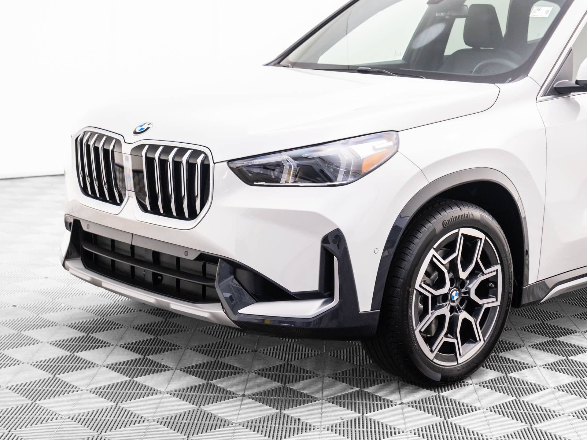 Certified 2026 BMW X1 xDrive28i w/ Convenience Package AWD/4WD image 33