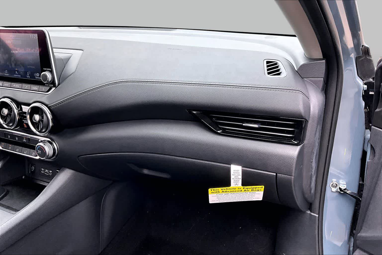 Used 2025 Nissan Sentra SV FWD image 17