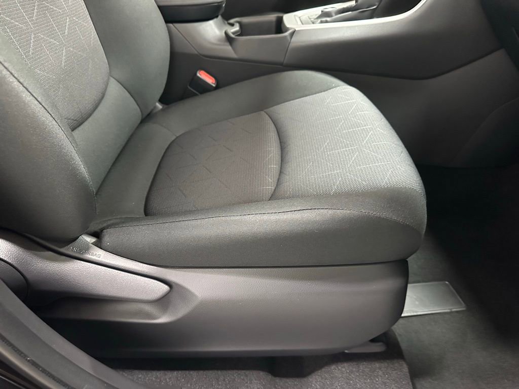 Used 2025 Toyota RAV4 XLE image 46