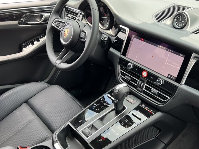 New 2025 Porsche Macan image 6