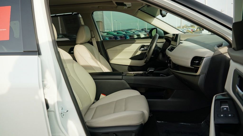 Used 2024 Nissan Rogue SL w/ SL Premium Package image 23