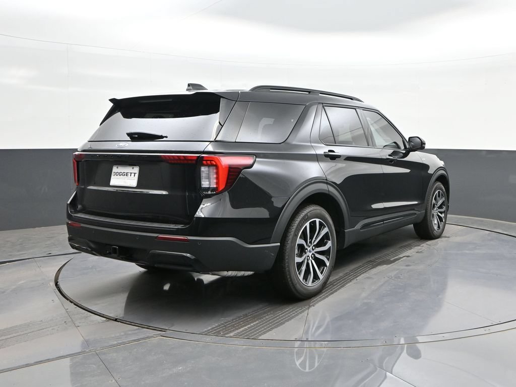 New 2026 Ford Explorer ST-Line RWD image 11