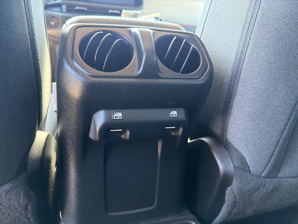 Used 2025 Jeep Wrangler Unlimited Sport AWD/4WD image 24