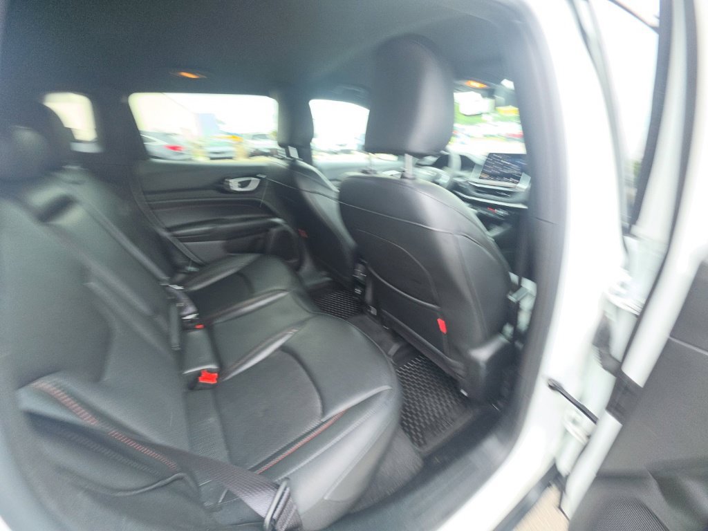 Used 2025 Jeep Compass Trailhawk AWD/4WD image 30