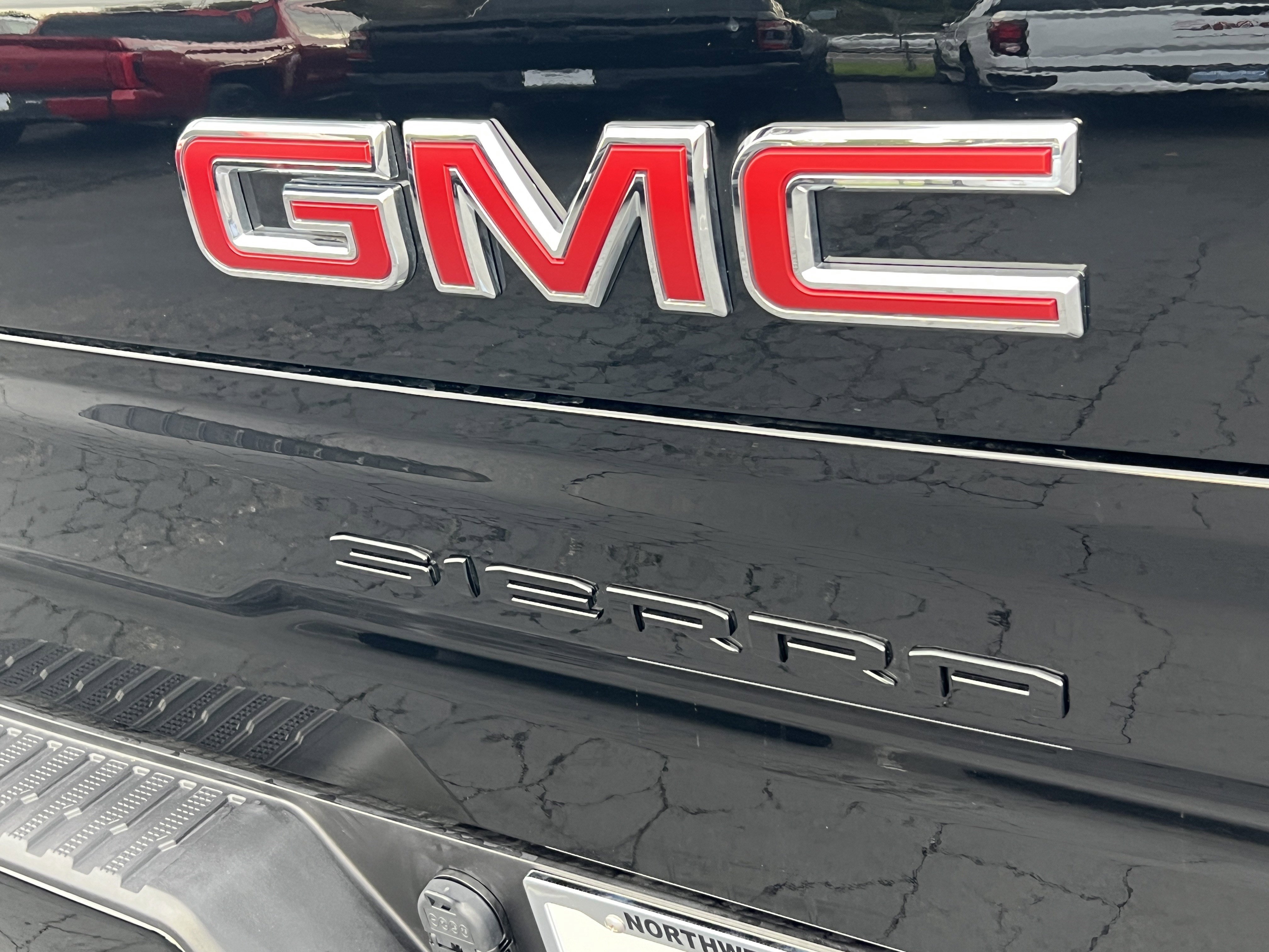 Used 2025 GMC Sierra 1500 Elevation image 8