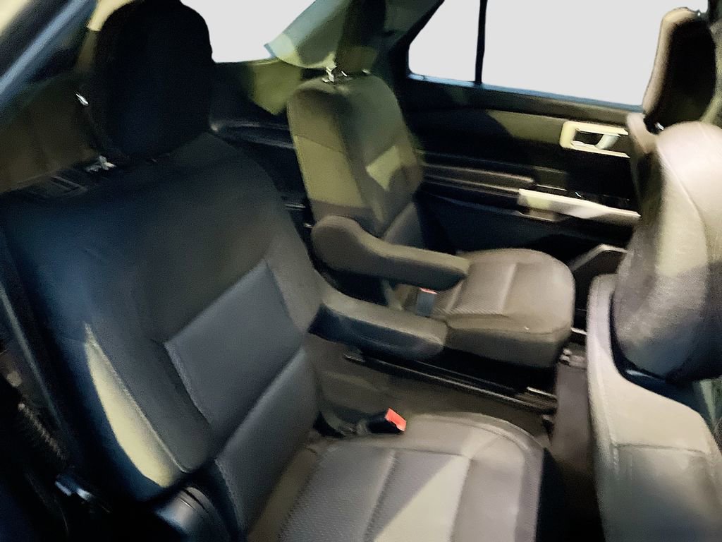 Used 2022 Ford Explorer XLT image 28