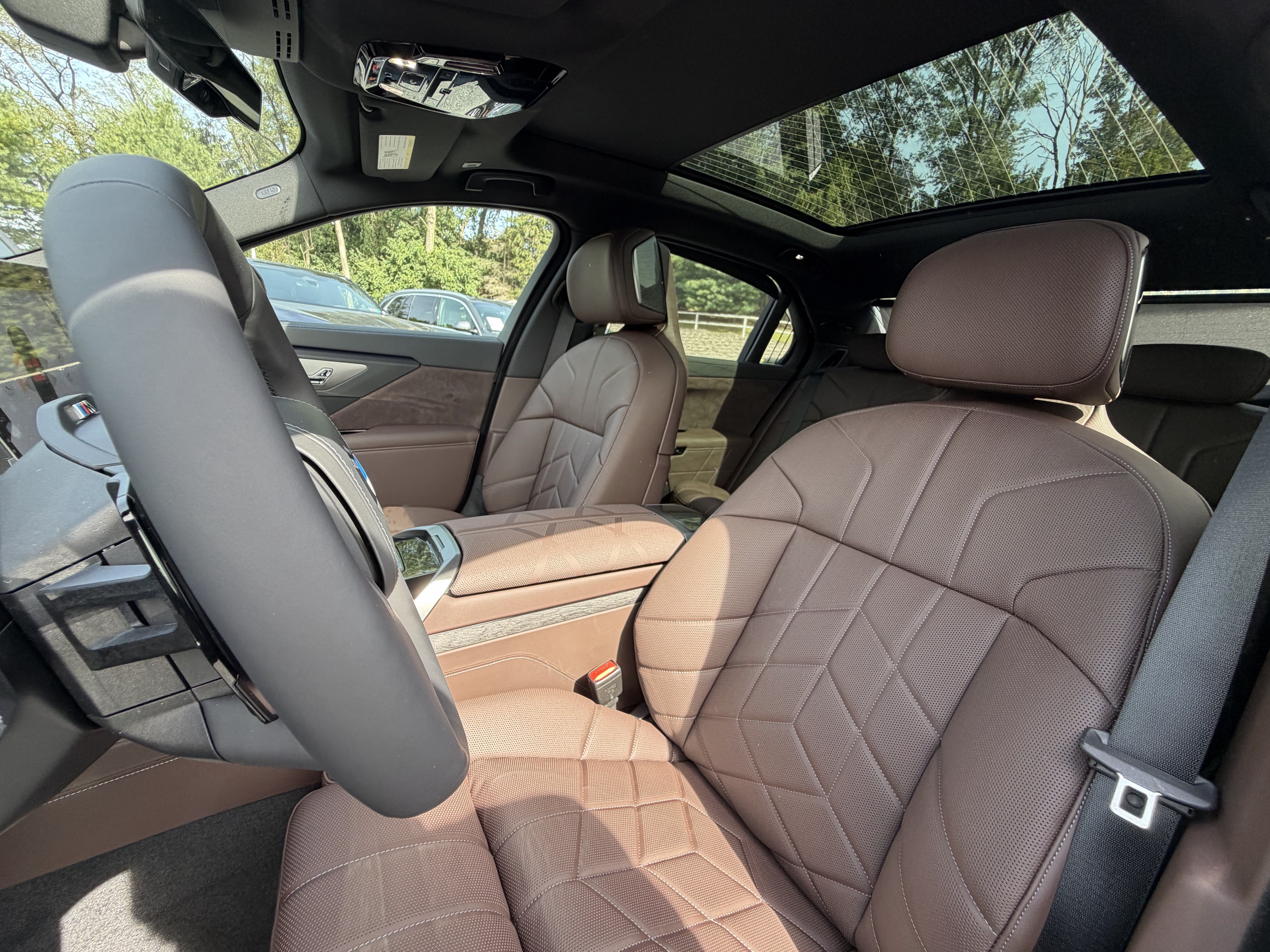 New 2027 BMW 740i xDrive w/ Executive Package AWD/4WD image 8