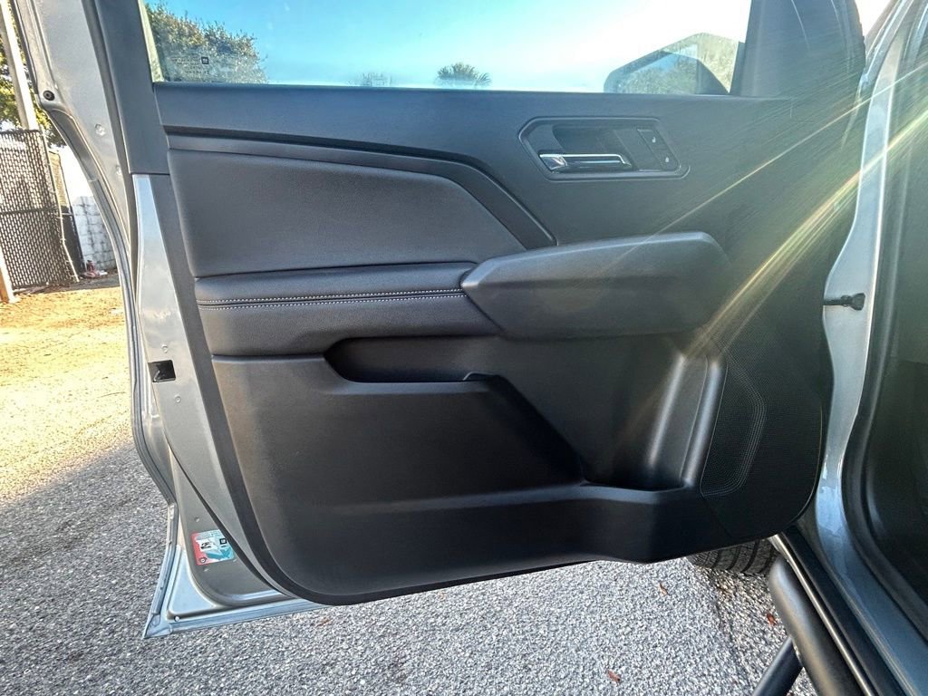 Used 2023 Chevrolet Colorado LT w/ LT Convenience Package II image 34